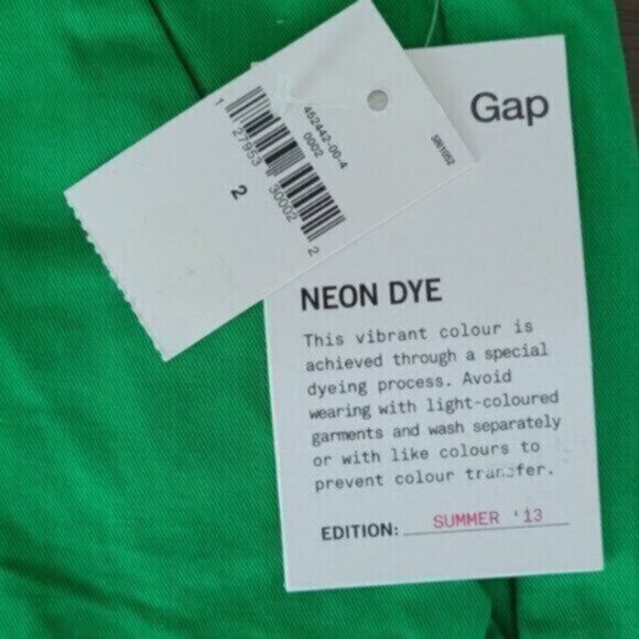 New GAP Kahki Shorts Sunkissed Bright Green Khaki Women's Size 2 NWT - Picture 2 of 8